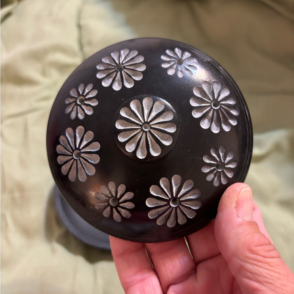 Vintage Soapstone Trinket Dish - Picture 4 of 5